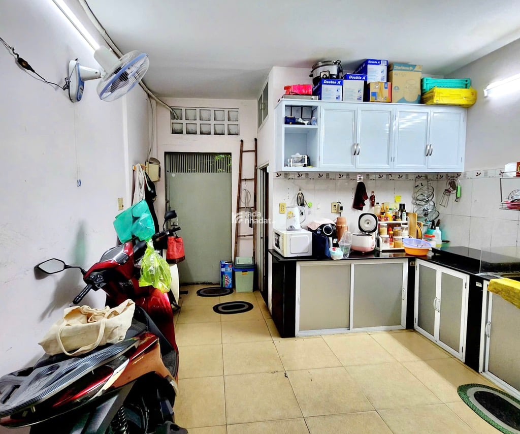 HÀNG HIỆU - MẶT TIỀN P. ĐA KAO QUẬN 1 - 64M2 (4x16M) A4 - 3 TẦNG - HĐ THUÊ 37 TRIỆU/ THÁNG (NĂM SAU