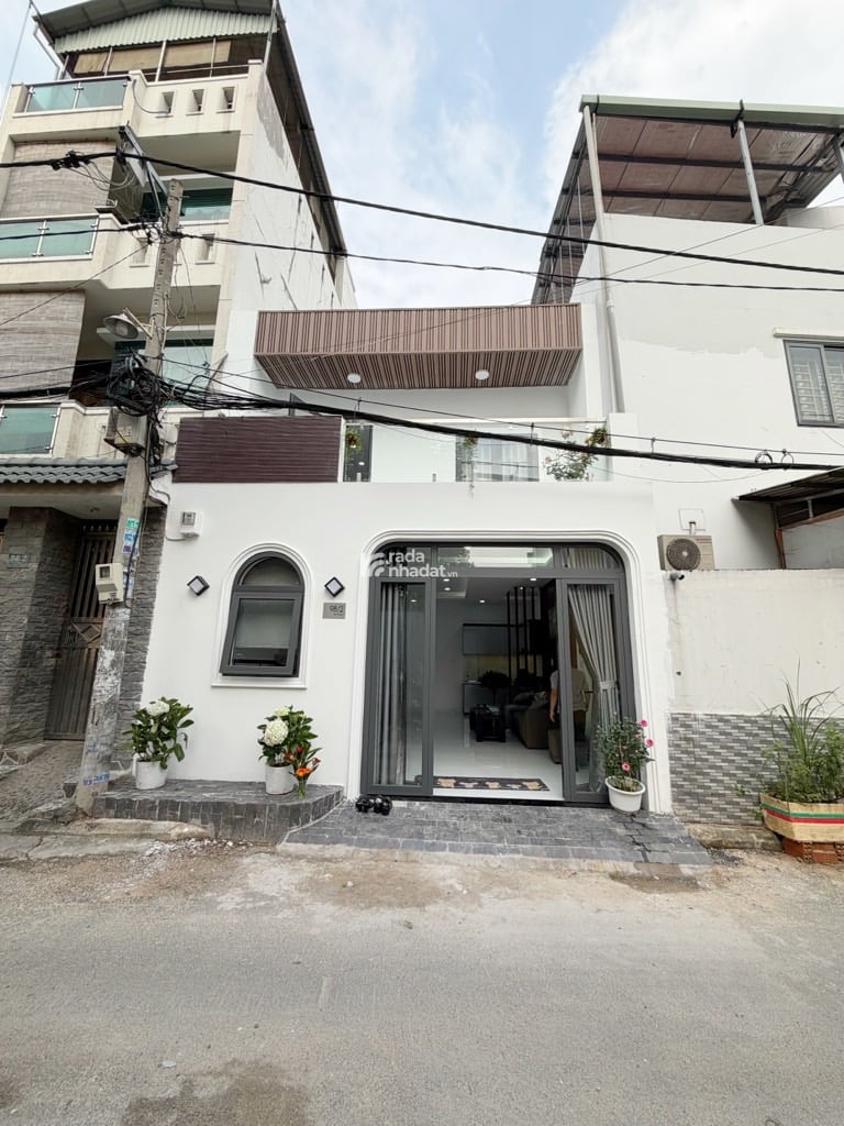 NHÀ 2 TẦNG ĐÚC MỚI HẺM 8M THÔNG 42m2 5,5m 8m 5.790 TỶ TÂN PHÚ