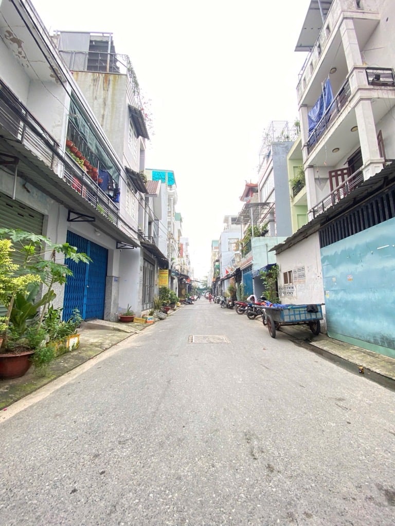 NGANG LỚN HƠN 5M THOÁNG - HẺM XE TẢI 7M - GIÁP TÂN PHÚ - SÁT AOEN MALL TÂN PHÚ - 4 TẦNG