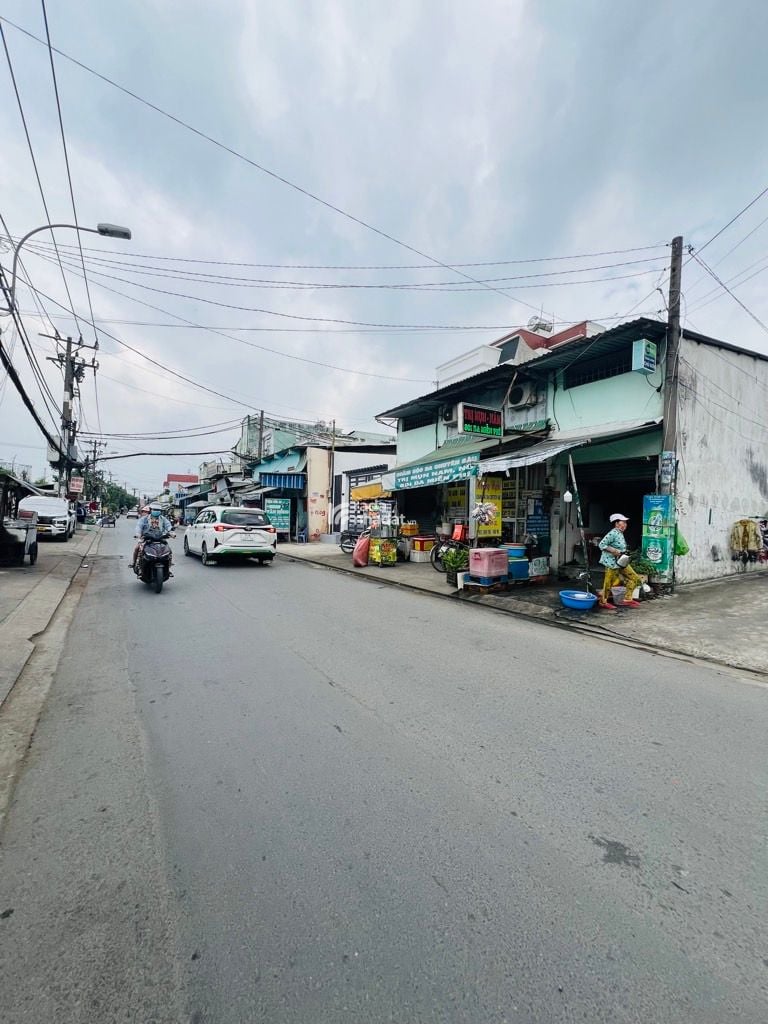 BÁN NHÀ XƯỞNG FULL THỔ CƯ 400m2(10X40)- ĐƯỜNG SINCO-GIÁ 18 TỶ