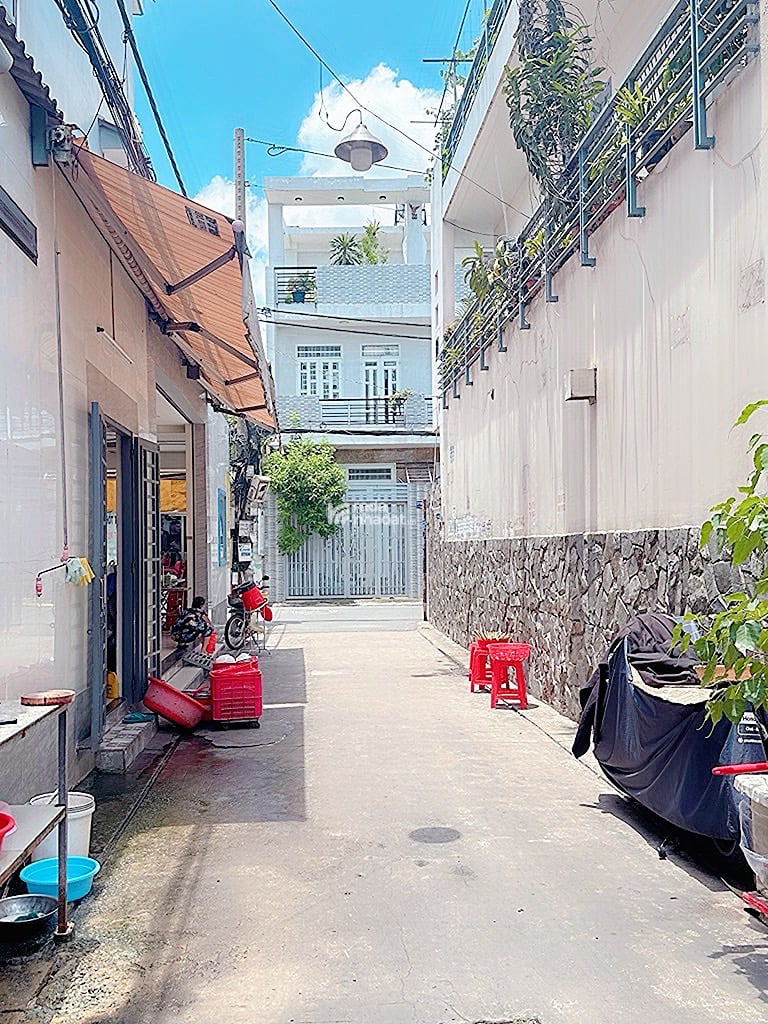 Bán nhà đường số 12 bình hưng hoaf
