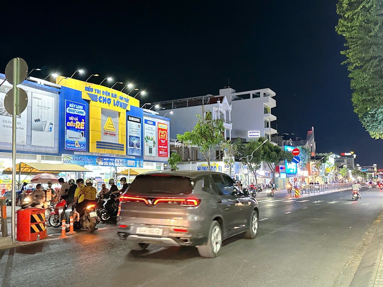 Biệt thự cổ mái Thái GẤP BÁN hẻm 537 Nguyễn Oanh ngang 14m 233m2 view sông 22.5 tỷ.