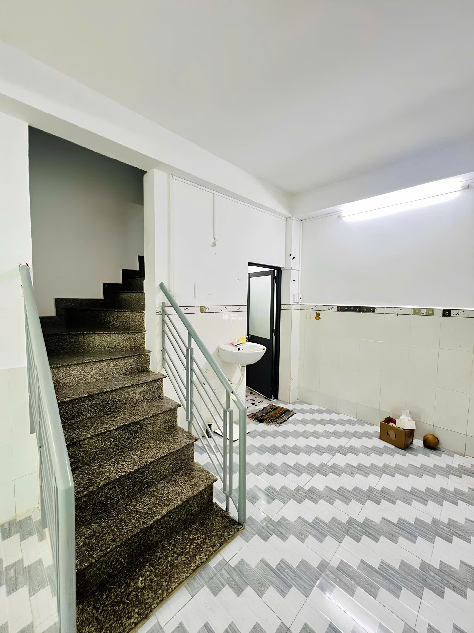 Đường Xe Hơi 5m - Nhà Đúc 2 Tầng - cạnh Tân Sơn Nhì - 20m ra Mặt Tiền - chỉ 4,2 ty