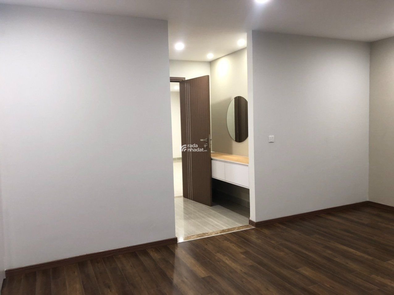 Chuyển công tác cần bán CHCC 138m2 TK 3n2vs tòa 262 Nguyễn Huy Tuởng full nội thất nhà đẹp, sổ đỏ