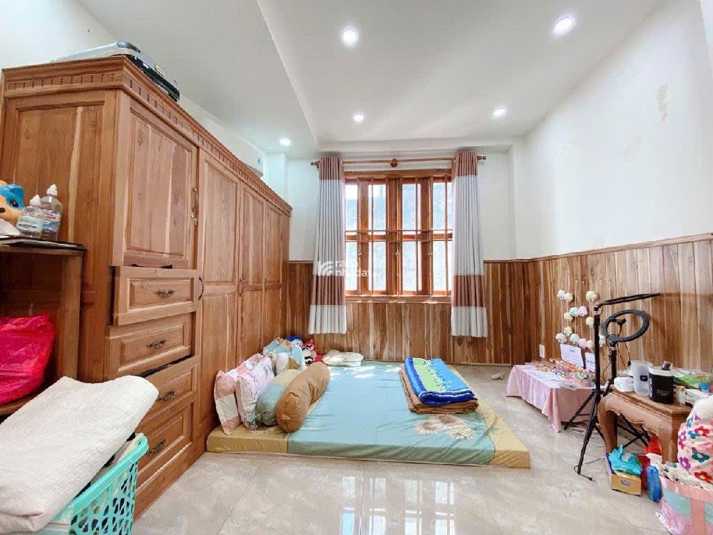 Chỉ 9.5 tỷ có nhà HXH Nguyễn Thái Sơn ngang 4.6m 5 tầng có hầm 64m2 gần BV 175 tặng NT gỗ