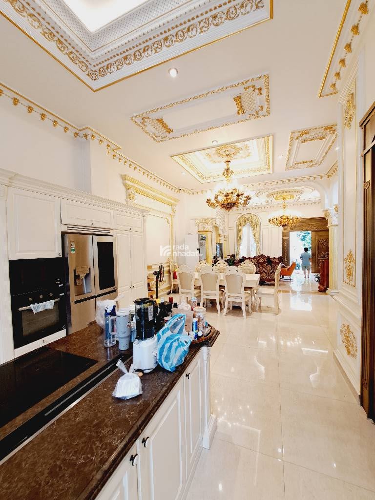 BIỆT THỰ 5 TẦNG- BÀNH VĂN TRÂN -P.7-TÂN BÌNH -DT: 11*36M- 69 TỶ