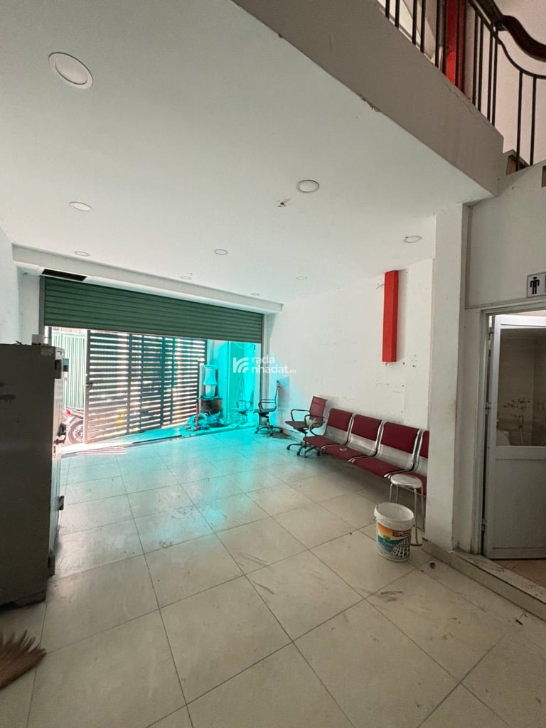 HIẾM - MẶT TIỀN và MẶT HẺM, NỞ HẬU TÀI LỘC - HOÀN CÔNG - KHU SẦM UẤT LIÊN QUẬN 