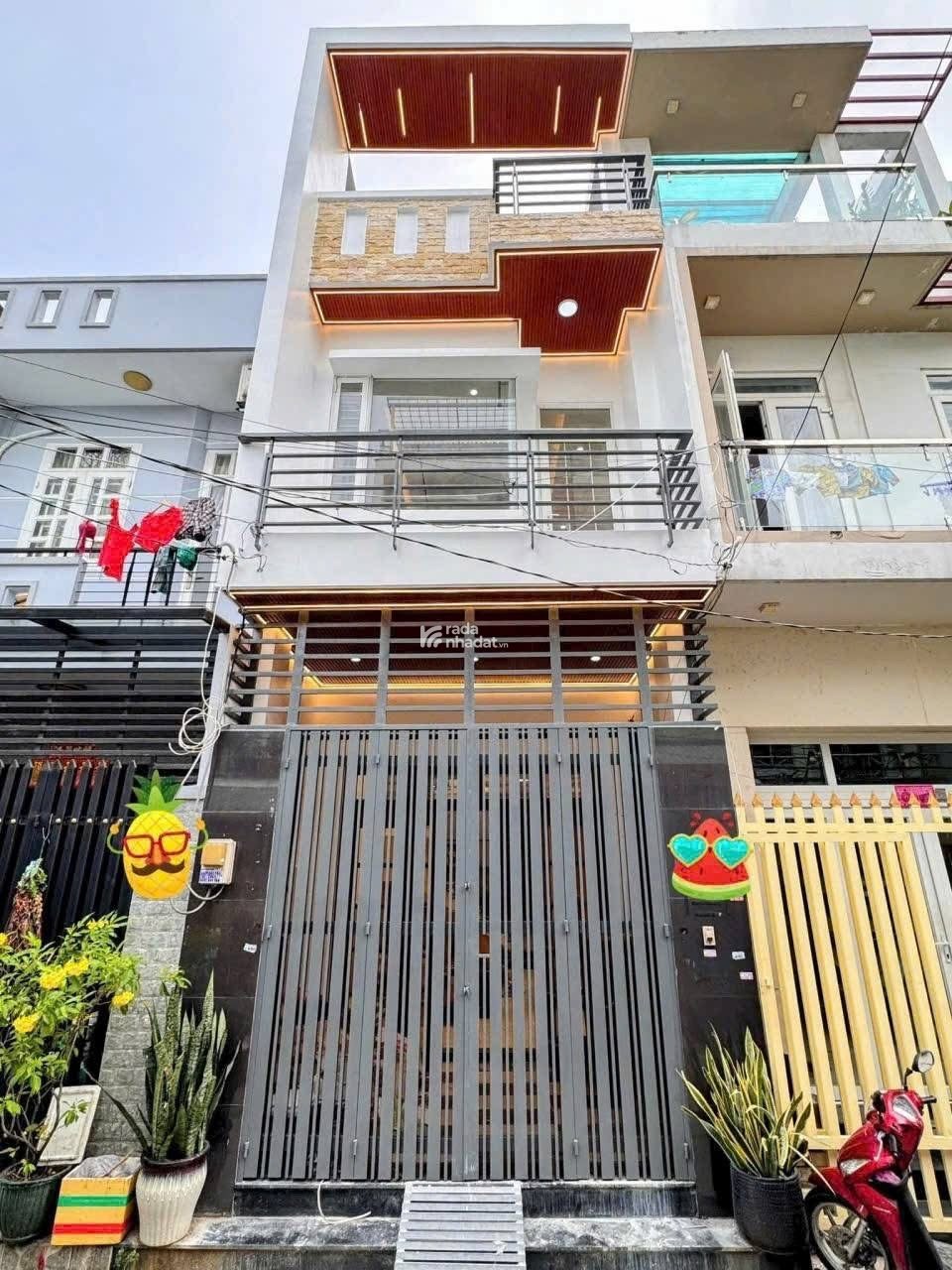 Bán nhà 2 tầng mới xách vali vào ở ngay trung tâm đường Nguyễn Thiện Thuật, phường 2, Q3