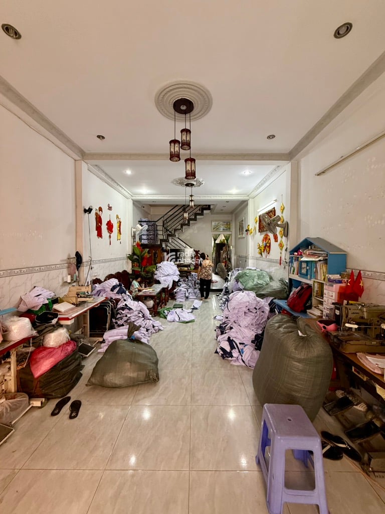 NHÀ 3 TẦNG (4x15) - LÔ GÓC - HẺM XE HƠI THÔNG  