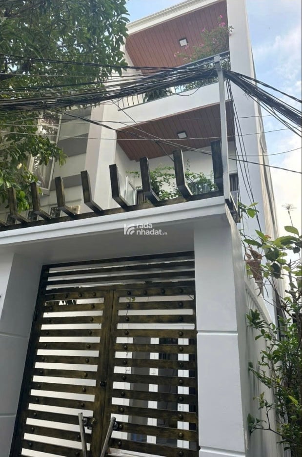 Bán nhà vị trí đắc địa 1 trệt 2 lầu 3tỷ150, DT 49m2 Hoàng Việt, P4, Quận Tân Bình, Công chứng liền 