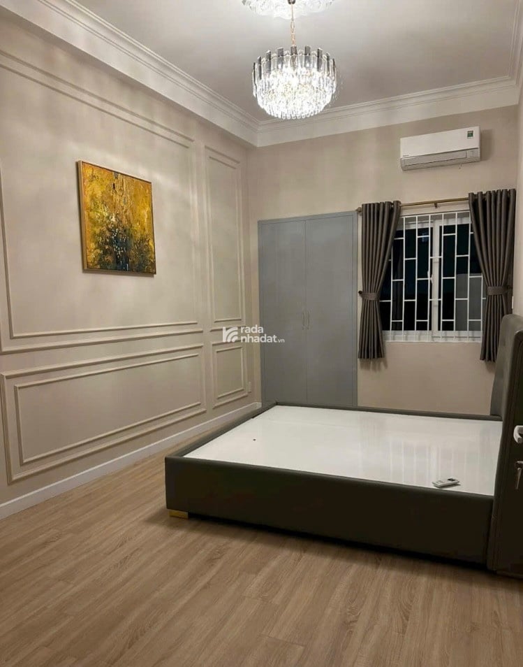 Bán nhà vị trí đắc địa 1 trệt 2 lầu 3tỷ150, DT 49m2 Hoàng Việt, P4, Quận Tân Bình, Công chứng liền 