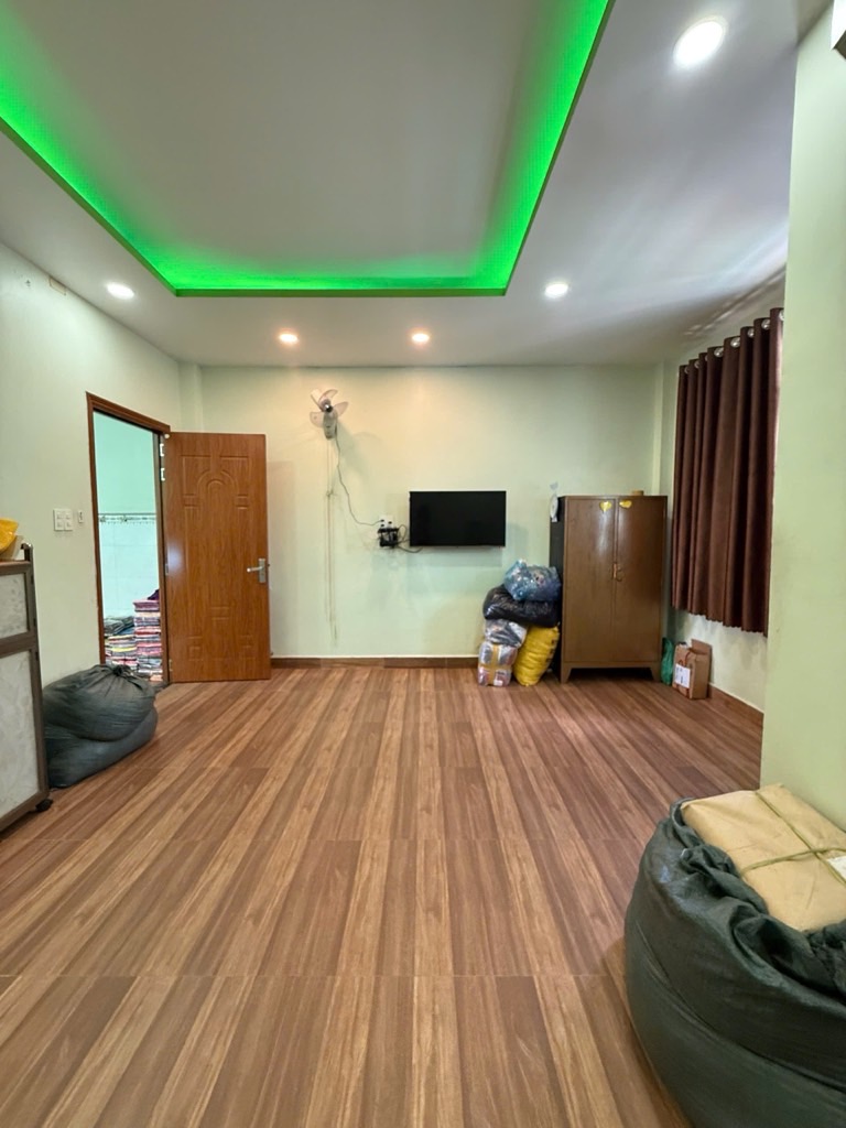 BÁN GẤP NHÀ MTKD SÁT KINH DƯƠNG VƯƠNG ĐƯỜNG 10M 4PN NHỈNH 6 TỶ