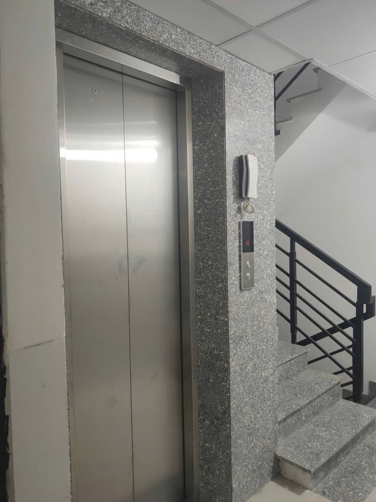  Căn Hộ Dịch Vụ 36 phòng , nhà mới còn thơm mùi sơn , Nguồn thu tầm 150 tr 