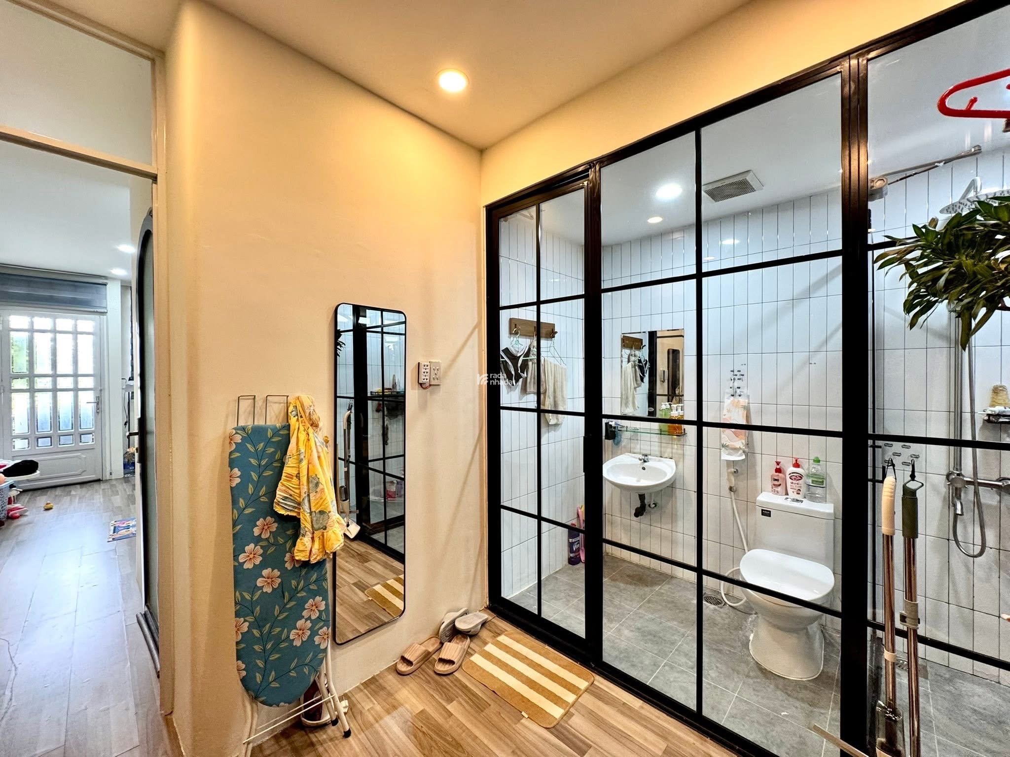 SIÊU PHẨM 5 TẦNG FULL NỘI THẤT - HXH - NGUYỄN CÔNG HOAN - PHAN XÍCH LONG - DTCN:160M2 - NHỈNH 8 TỶ