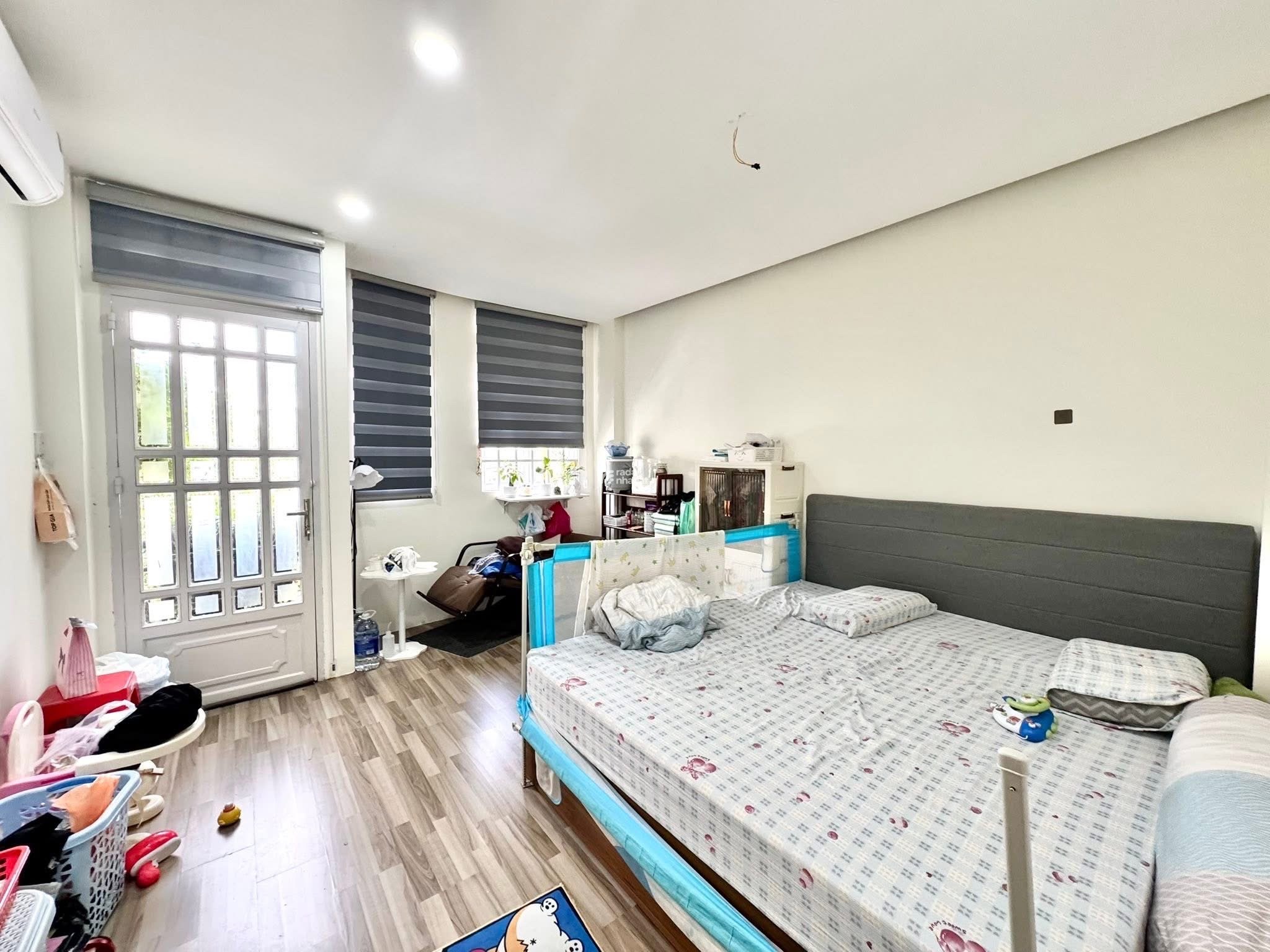 SIÊU PHẨM 5 TẦNG FULL NỘI THẤT - HXH - NGUYỄN CÔNG HOAN - PHAN XÍCH LONG - DTCN:160M2 - NHỈNH 8 TỶ