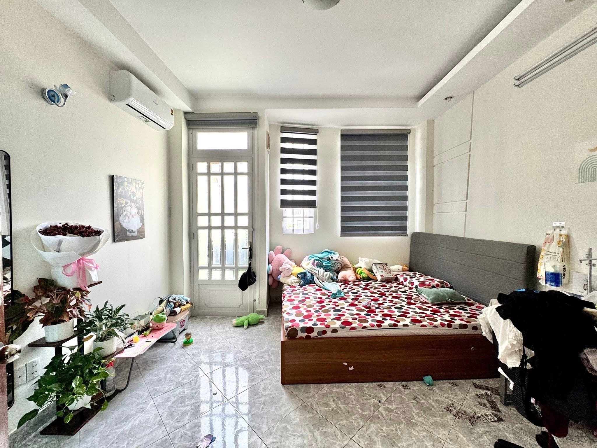 SIÊU PHẨM 5 TẦNG FULL NỘI THẤT - HXH - NGUYỄN CÔNG HOAN - PHAN XÍCH LONG - DTCN:160M2 - NHỈNH 8 TỶ