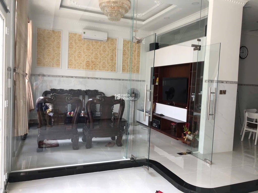 BÁN VILLA LÊ VĂN QUỚI BÌNH TÂN 90M2 8 TỶ 4 TẦNG NỘI THẤT ĐỨC SANG TRỌNG 
