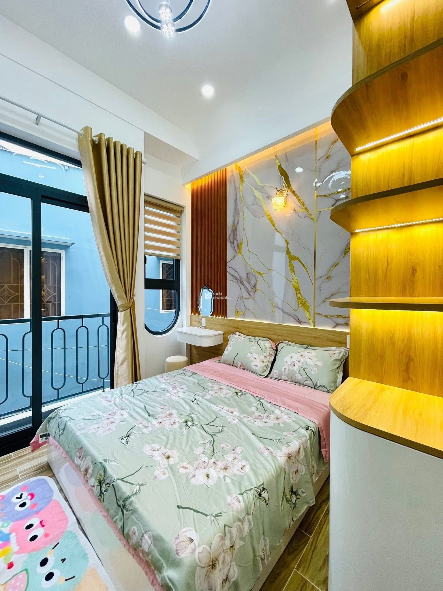 Cần tiền bán nhà Đường Đặng Văn Ngữ Phú Nhuận ,40m2 Sổ hồng riêng Giá 4ty210 lh Vân