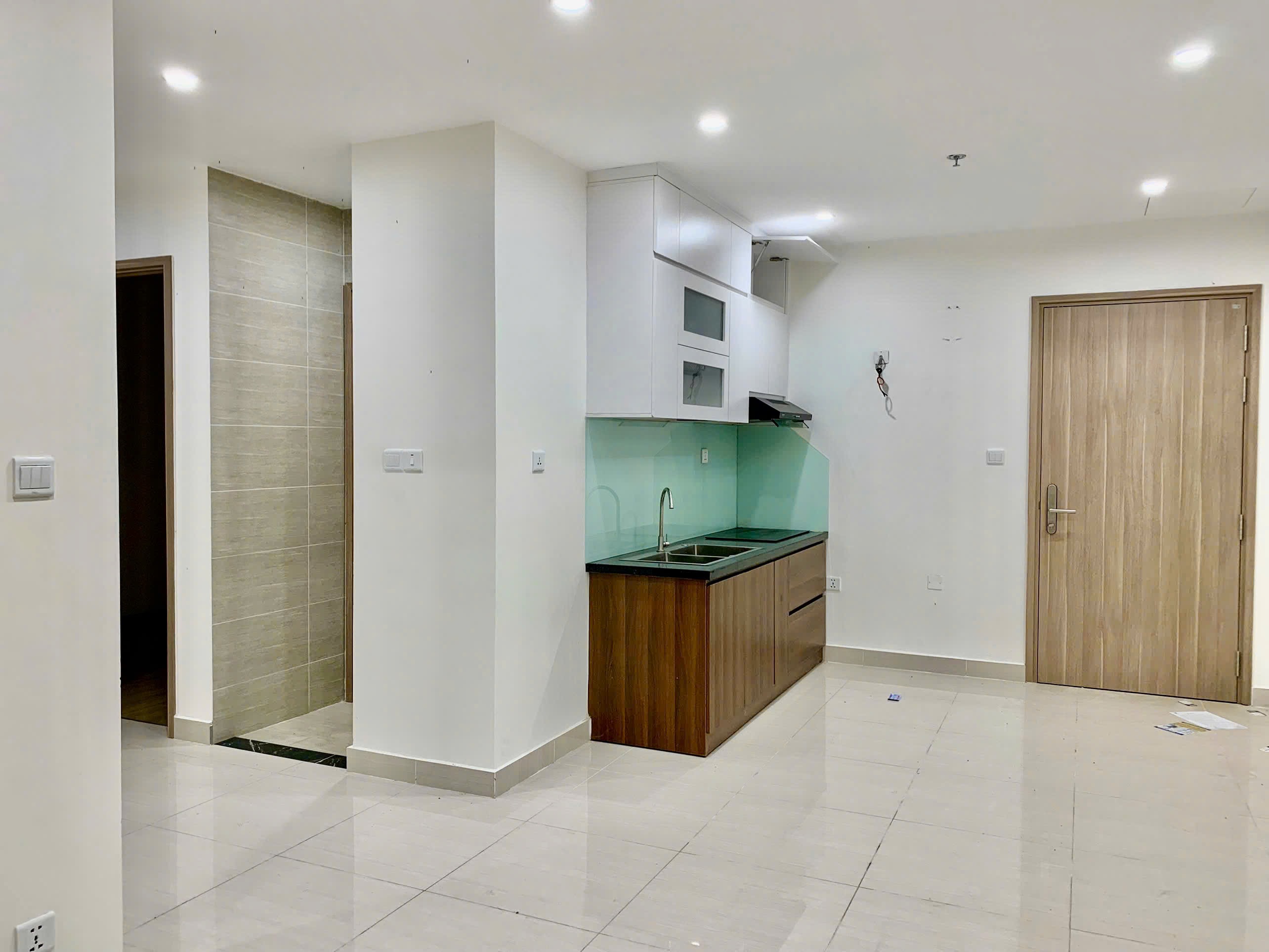 2pn1wc giá bán 2.680 vinhomes grand park Quận 9