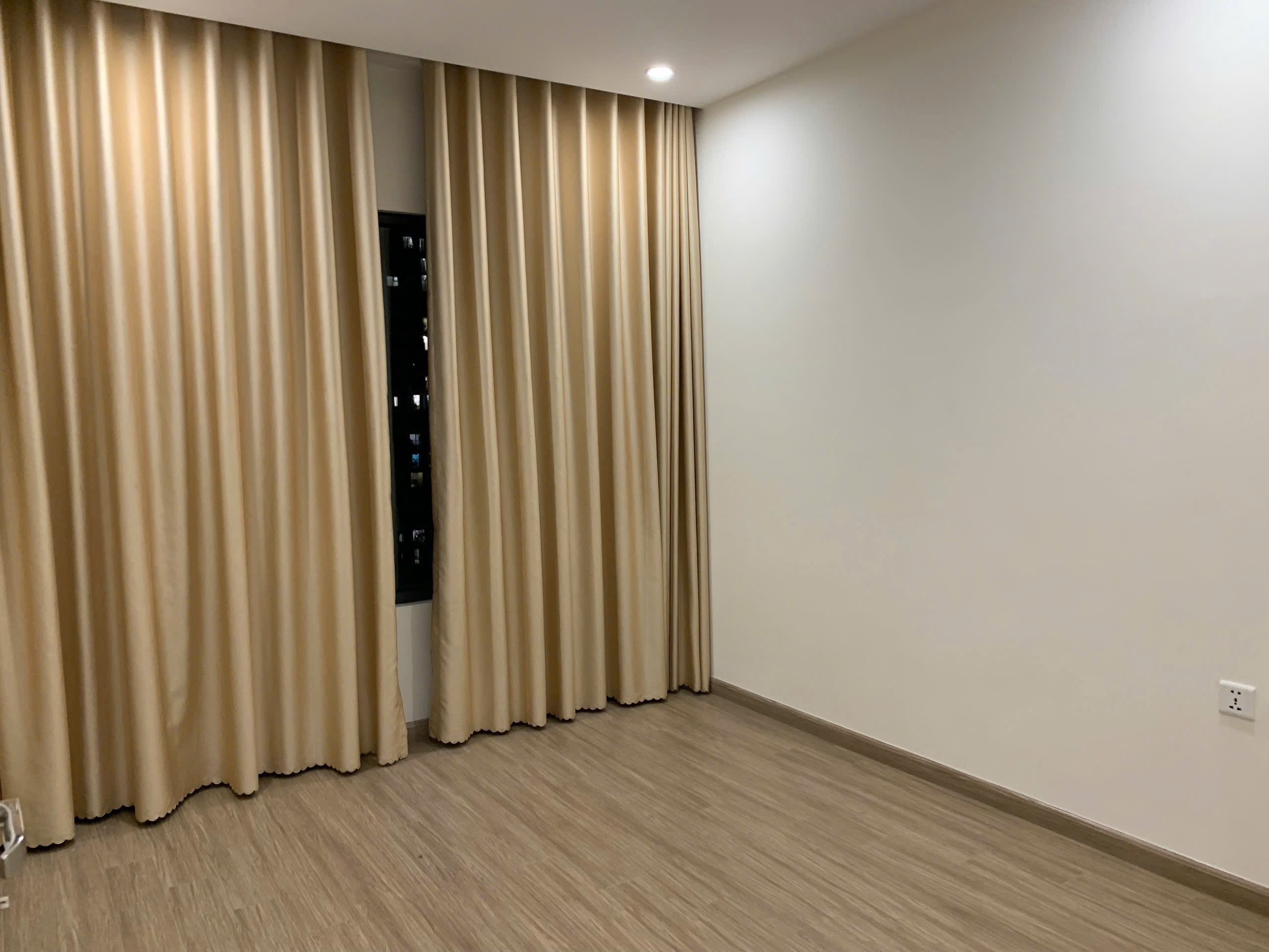 2pn1wc giá bán 2.680 vinhomes grand park Quận 9