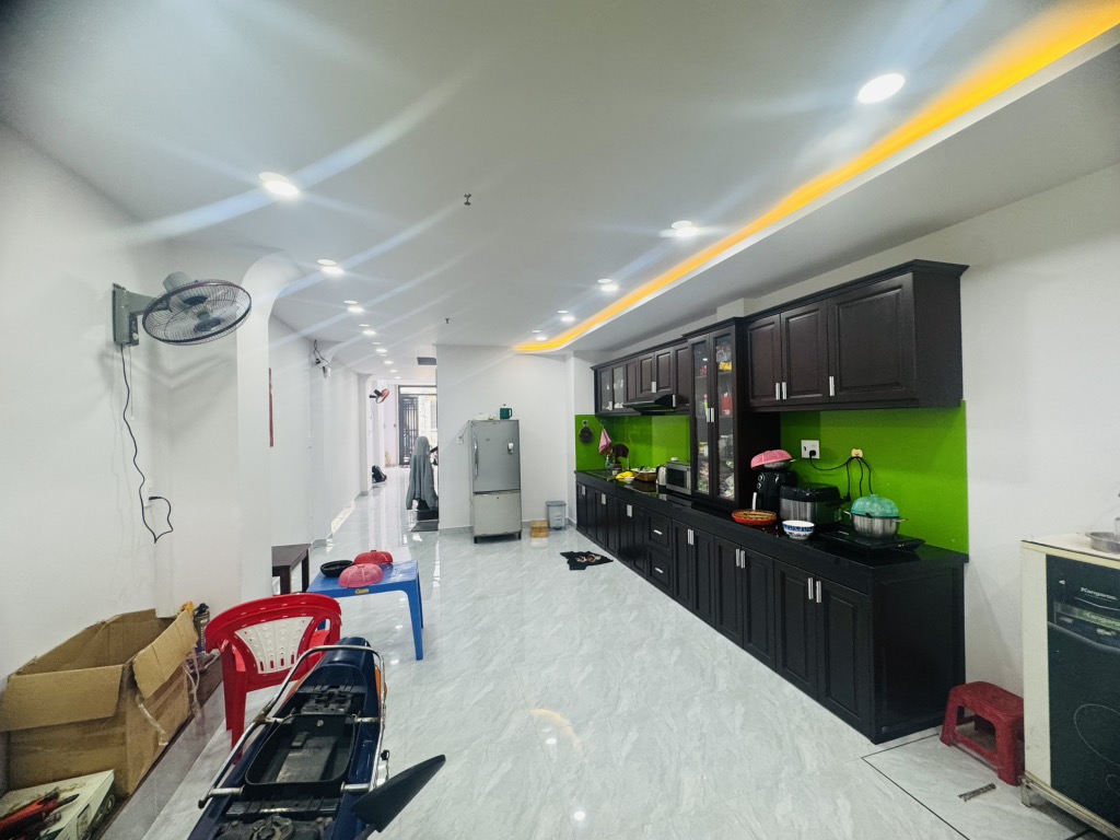 NHÀ 6 TẦNG TÂN PHÚ - CÓ THANG MÁY LÊN TỚI SÂN THƯỢNG- NGUYỄN SƠN NGAY LUỸ BÁN BÍCH