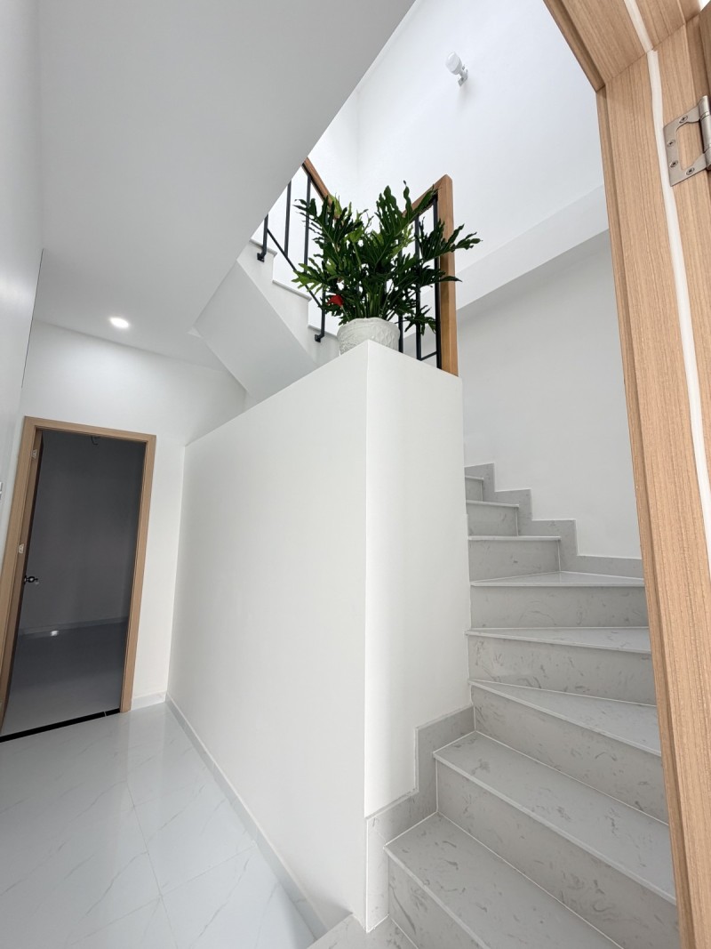 Bán Nhà Mới 3 Tầng Bưng Ông Thoàn - Vòng Xoay Phú Hữu. Giá Nhỉnh 5 Tỷ
