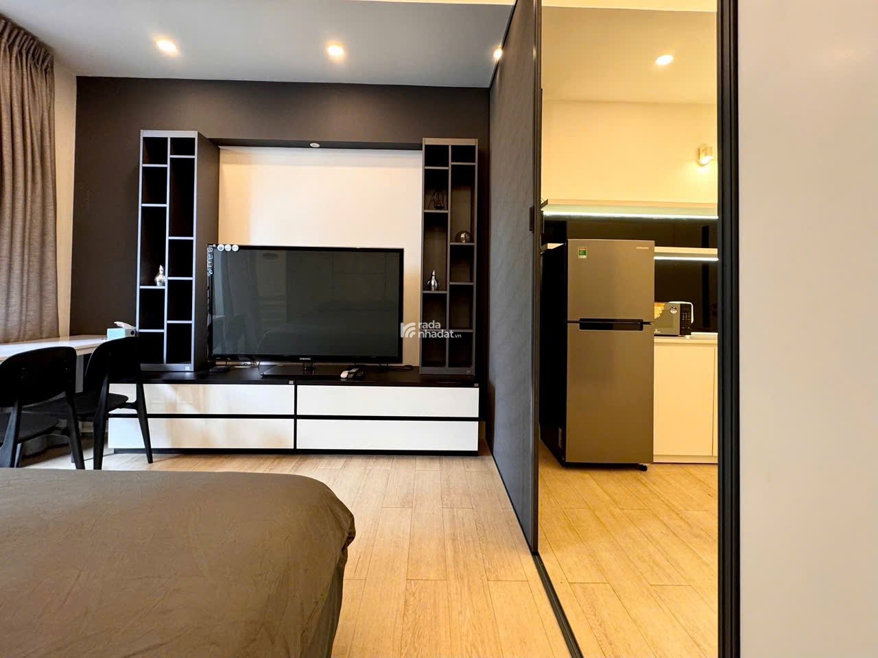 Căn hộ 1PN Ban Công Quận 1 Gần Chợ Tân Định, Cầu Kiệu