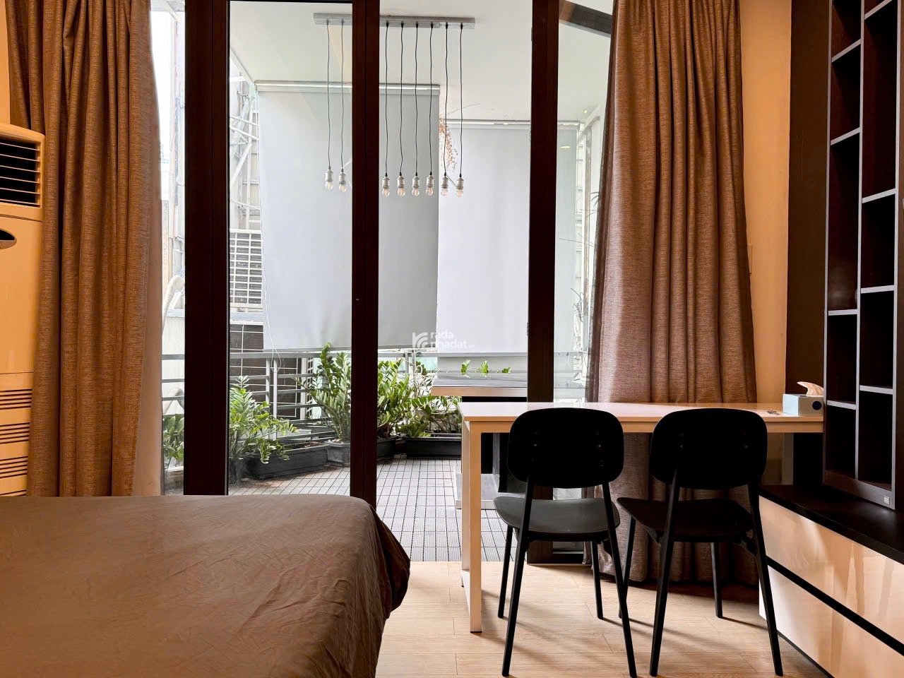 Căn hộ 1PN Ban Công Quận 1 Gần Chợ Tân Định, Cầu Kiệu