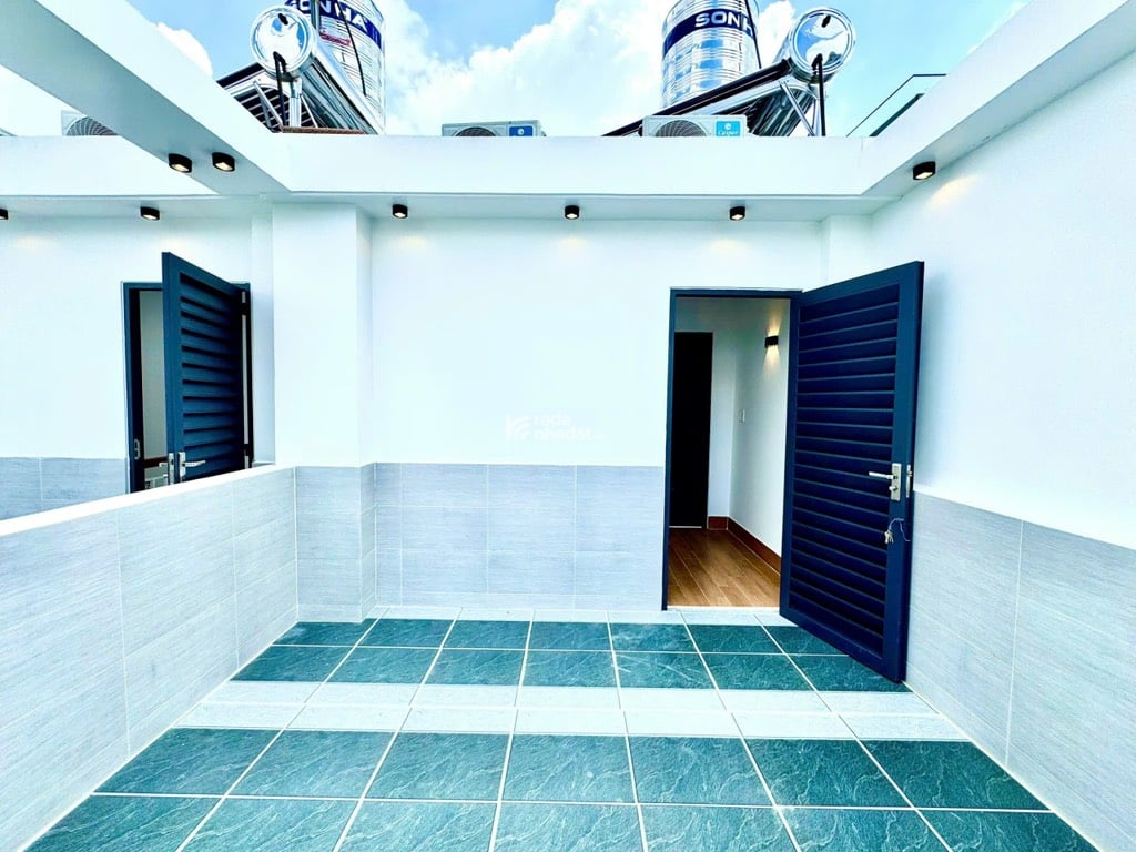 Bán nhà ngay CV Làng Hoa - Nguyễn Văn Khối Gò Vấp - 5 tầng 50m2 - full nội thất - 6 tỷ bé