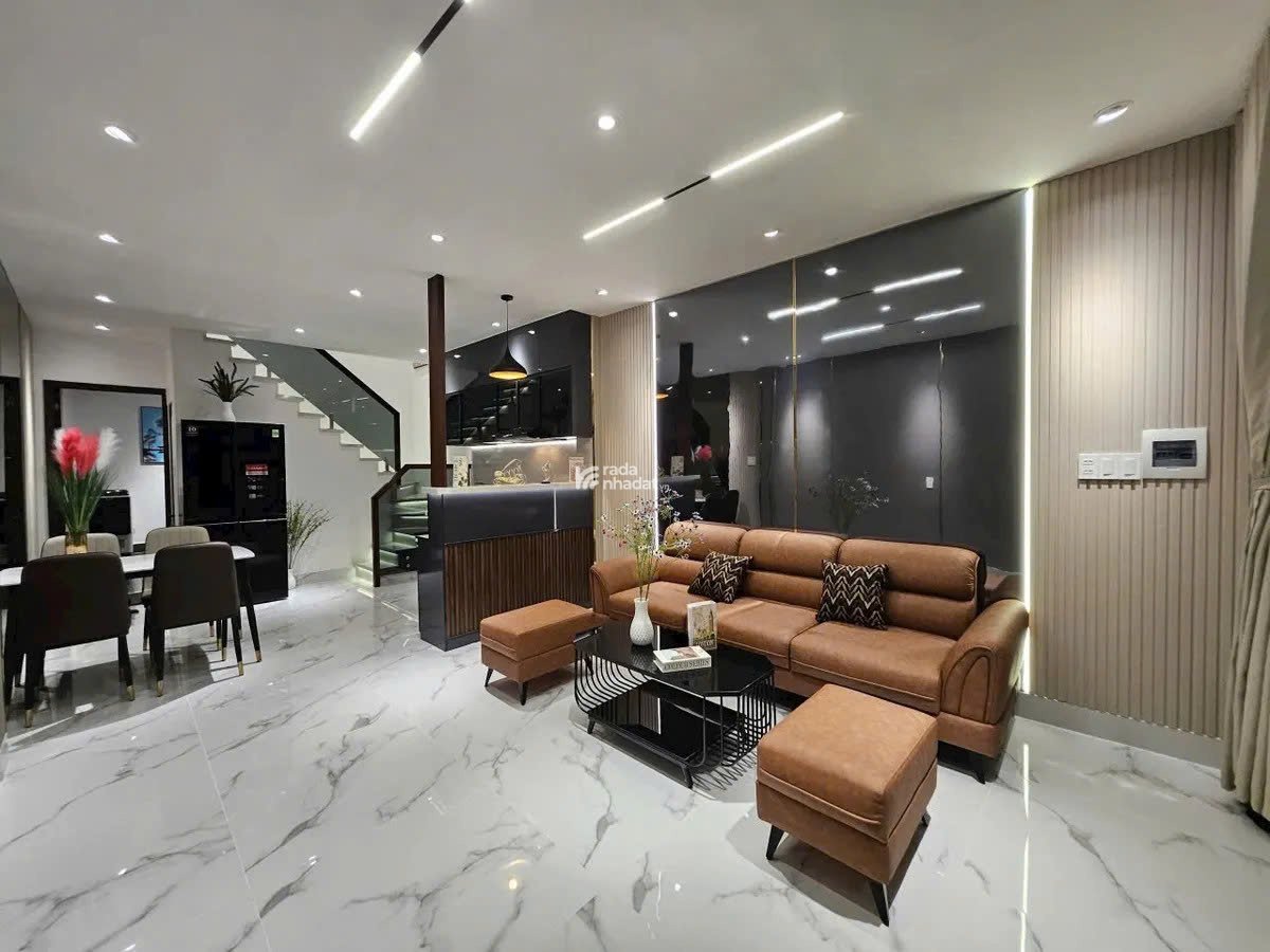 Nhà Phạm Văn Bạch, 52m2, 4PN, full nội thất cao cấp, chỉ 5.25 tỷ TL