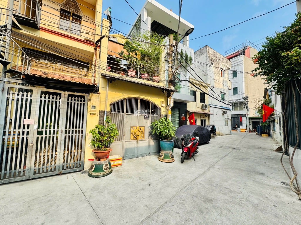 NGAY AEON MALL, HXH NGUYỄN QUÝ ANH, TÂN PHÚ, 45M2 HIẾM CÓ. GIẢM 550TR CHỈ 4.4T TL TỐT