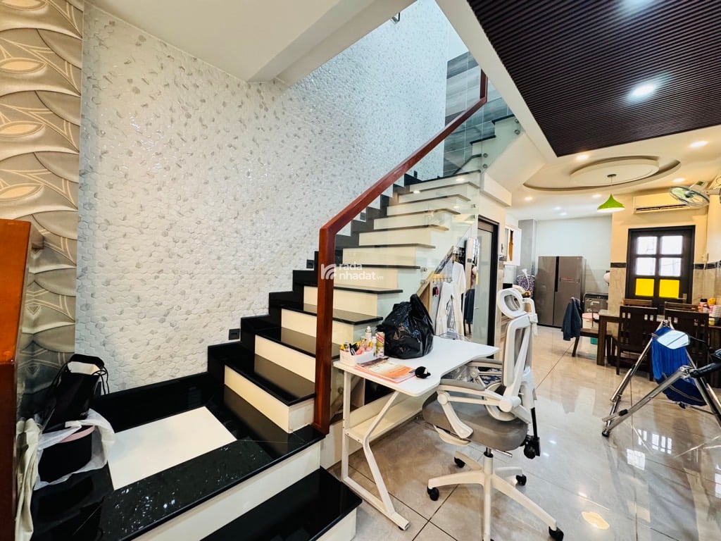 NGAY PEARL, SÁT MT NGUYỄN GIA TRÍ, BÌNH THẠNH, 45M2 MỚI Ở NGAY. GIẢM 550TR CHỈ 9.9T TL 