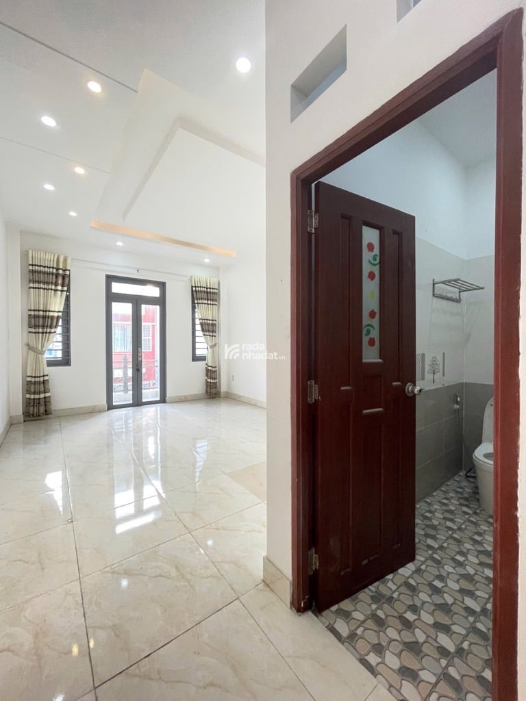  Ngang 4.2m dài 18m, công nhận đủ 70m2.  Vị trí gần Ngã tư Bốn Xã, Ao Đôi, giáp Tân Phú. 