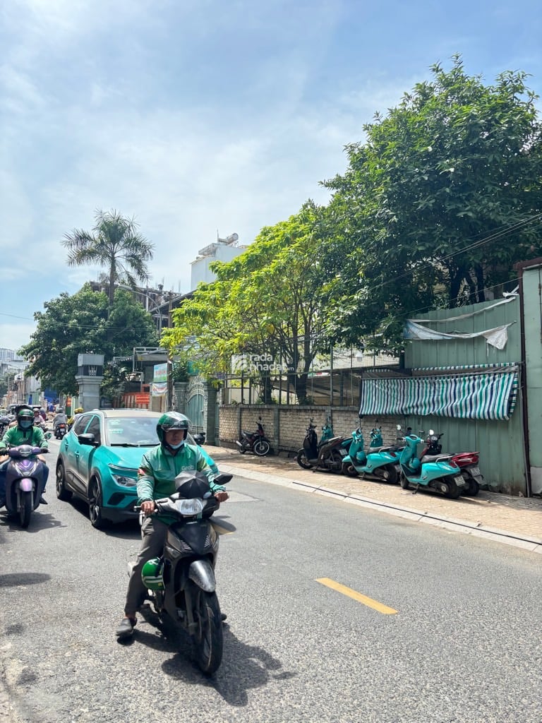 MẶT TIỀN KINH DOANH SẦM UẤT - VIP 4 TẦNG NGAY LÊ VĂN SỸ - TRẦN QUANG DIỆU - HOÀN CÔNG ĐỦ - 9.5 TỶ