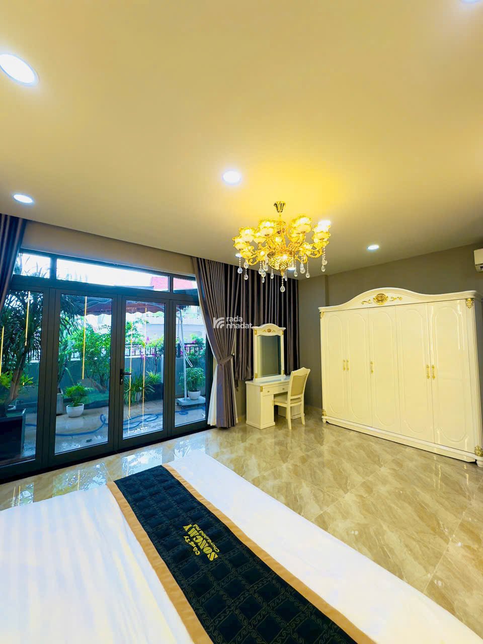Hẻm đẹp 8m Khu Sân Bay, 6x22m, CN 132m2, 4 Tầng, Giá chỉ 20 Tỷ