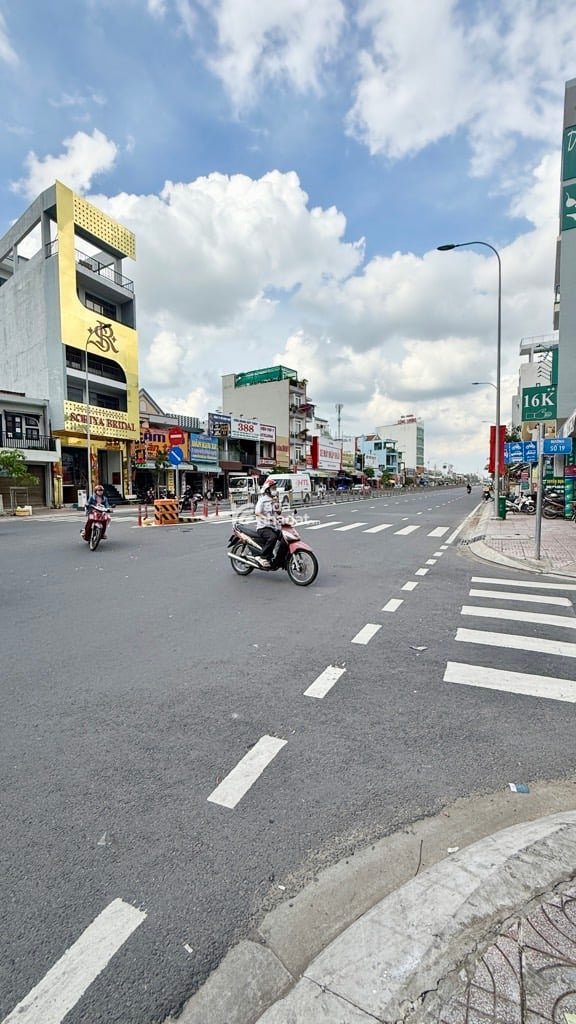 Đường Kênh Nước Đen Phường BHHòa Q. Tân Phú ,