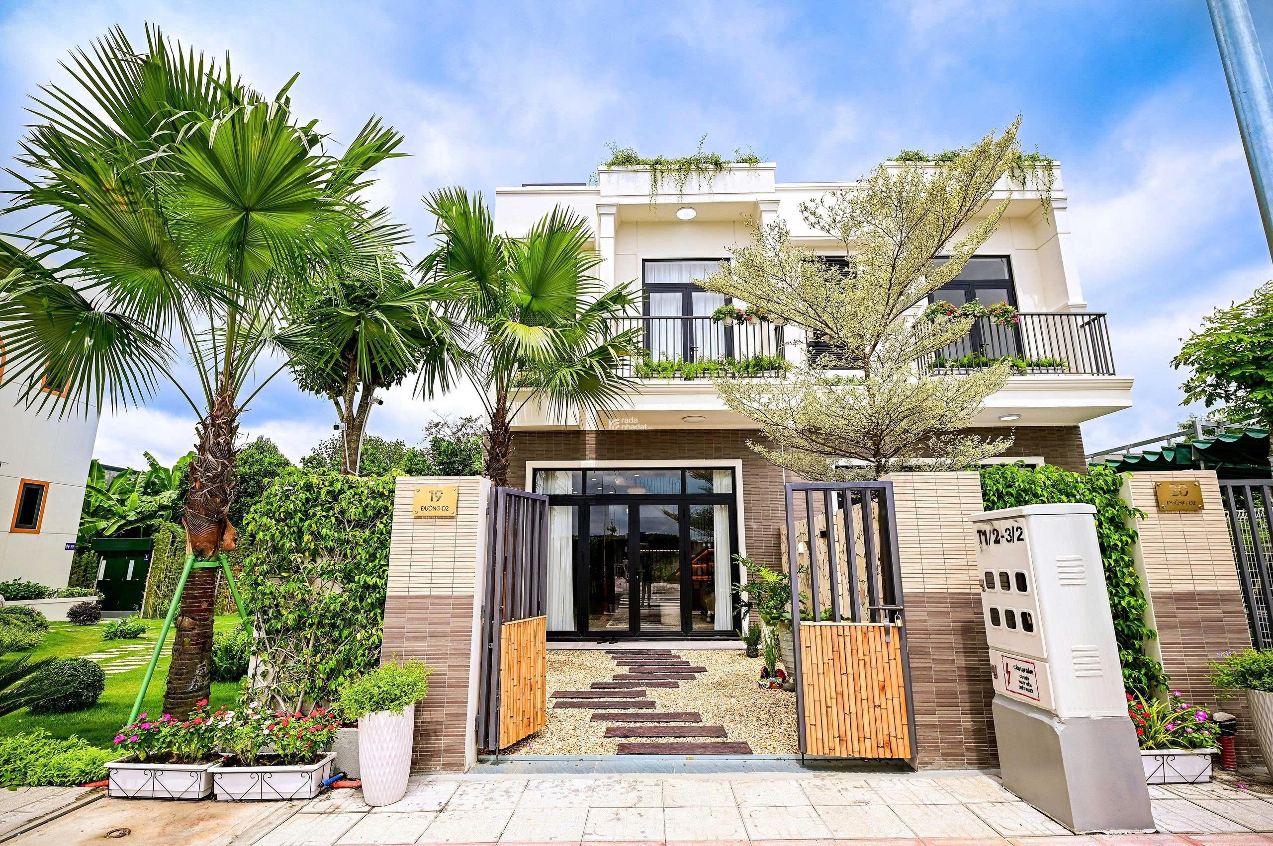 NHÀ PHỐ SỔ HỒNG TRAO TAY KHU COMPOUND ĐẦU TIÊN TẠI VSIP 3
