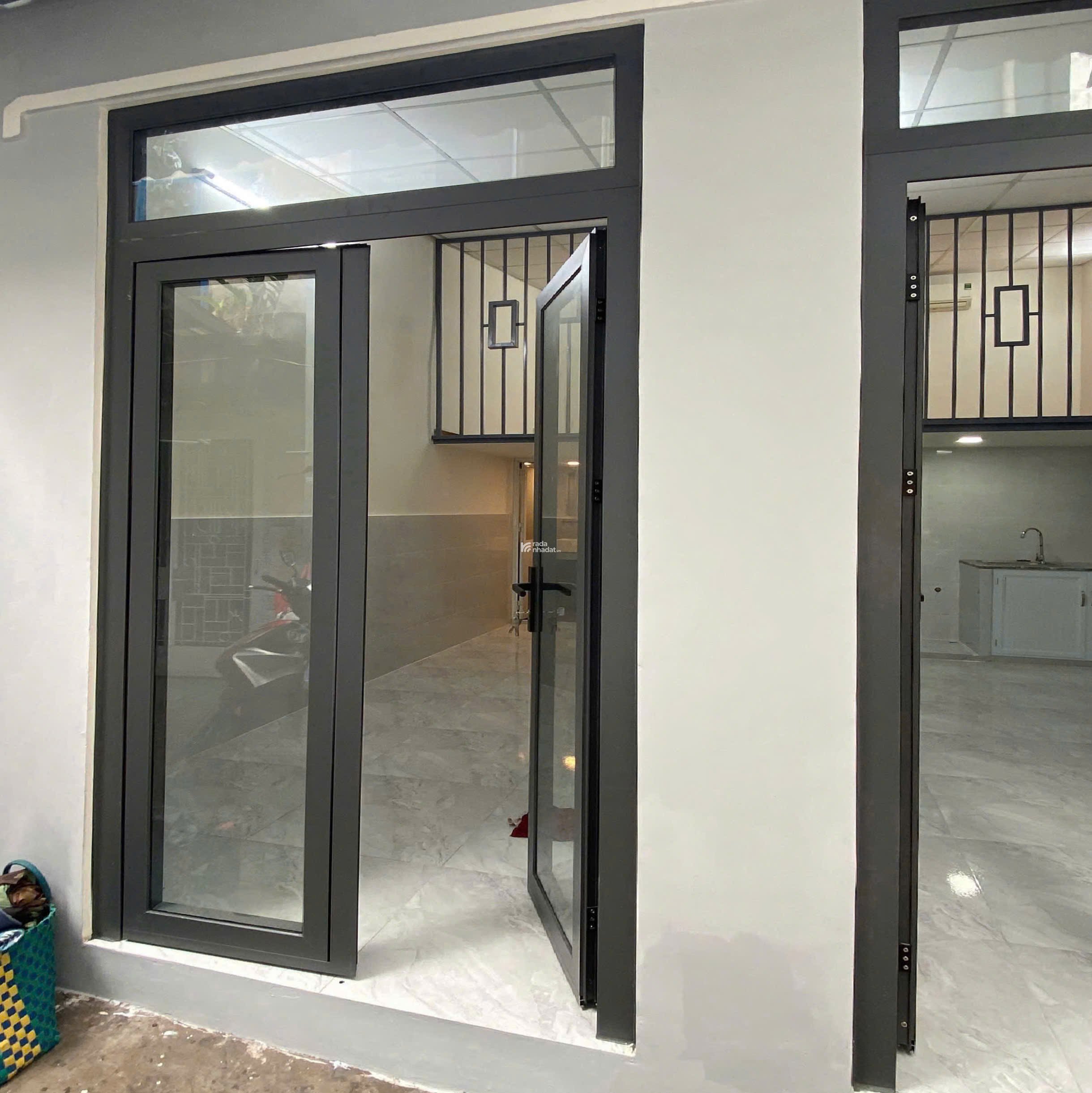 Nhà mới hẻm Cách Mạng Tháng Tám - Quận 3 - Sổ vuông 29 m2 - 3.7 tỷ