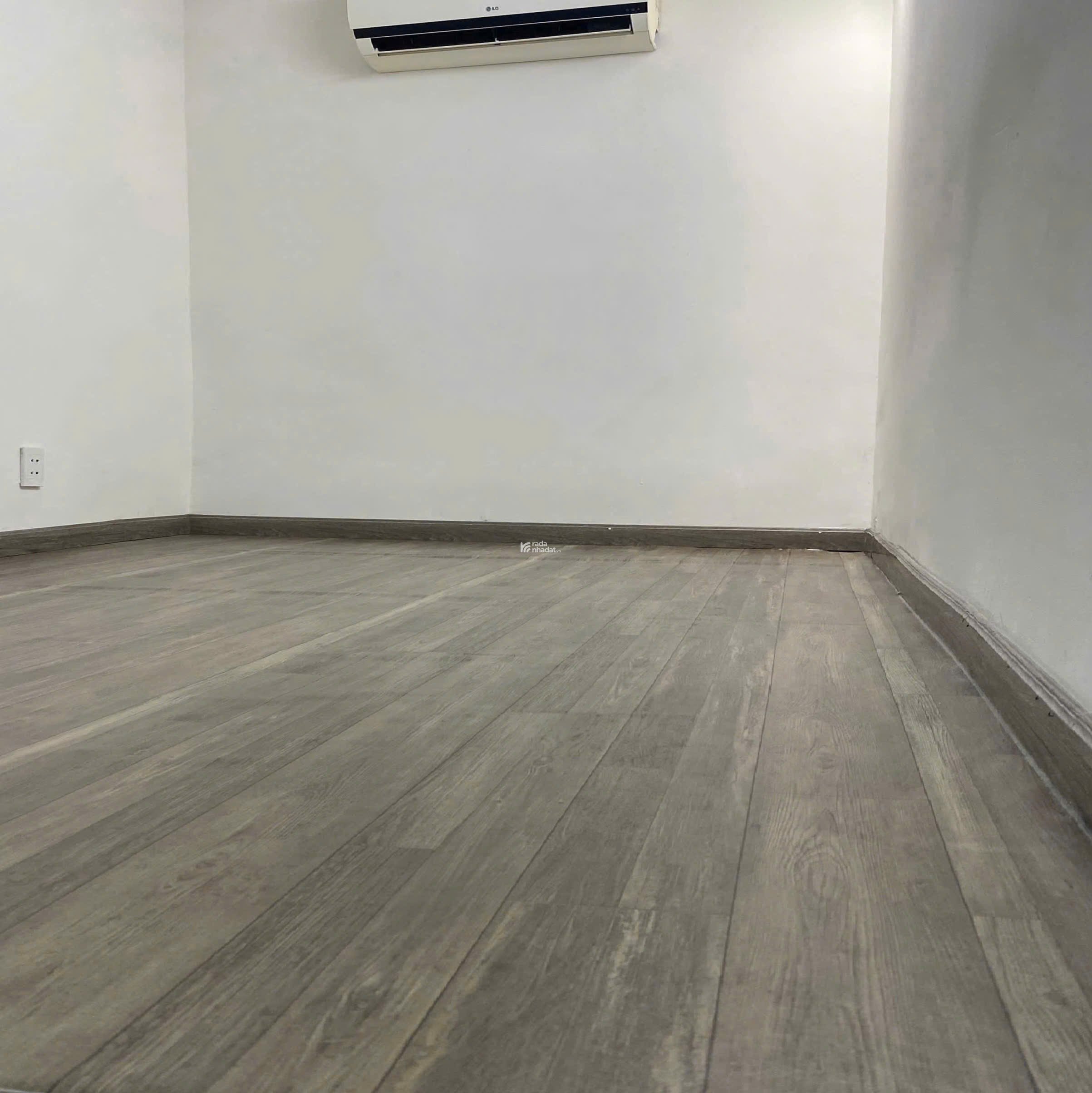 Nhà mới hẻm Cách Mạng Tháng Tám - Quận 3 - Sổ vuông 29 m2 - 3.7 tỷ