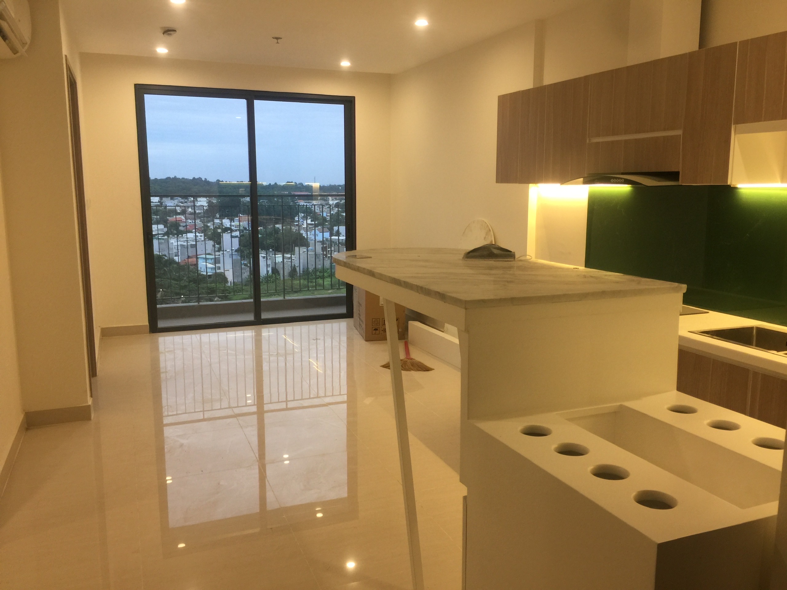 cần bán 2pn2wc 67m2 giá bán 2tỷ920 vinhomes grand park quận 9