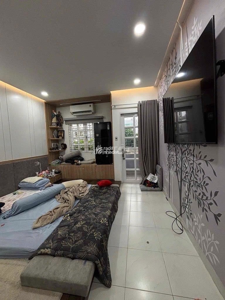 NHÀ MỚI CỨNG-Tặng nội thất hơn 3 Tỷ-Hẻm Xe Tăng Nguyễn Văn Đậu-5 Tầng, 4x14m-10.x Tỷ TL Chính chủ!