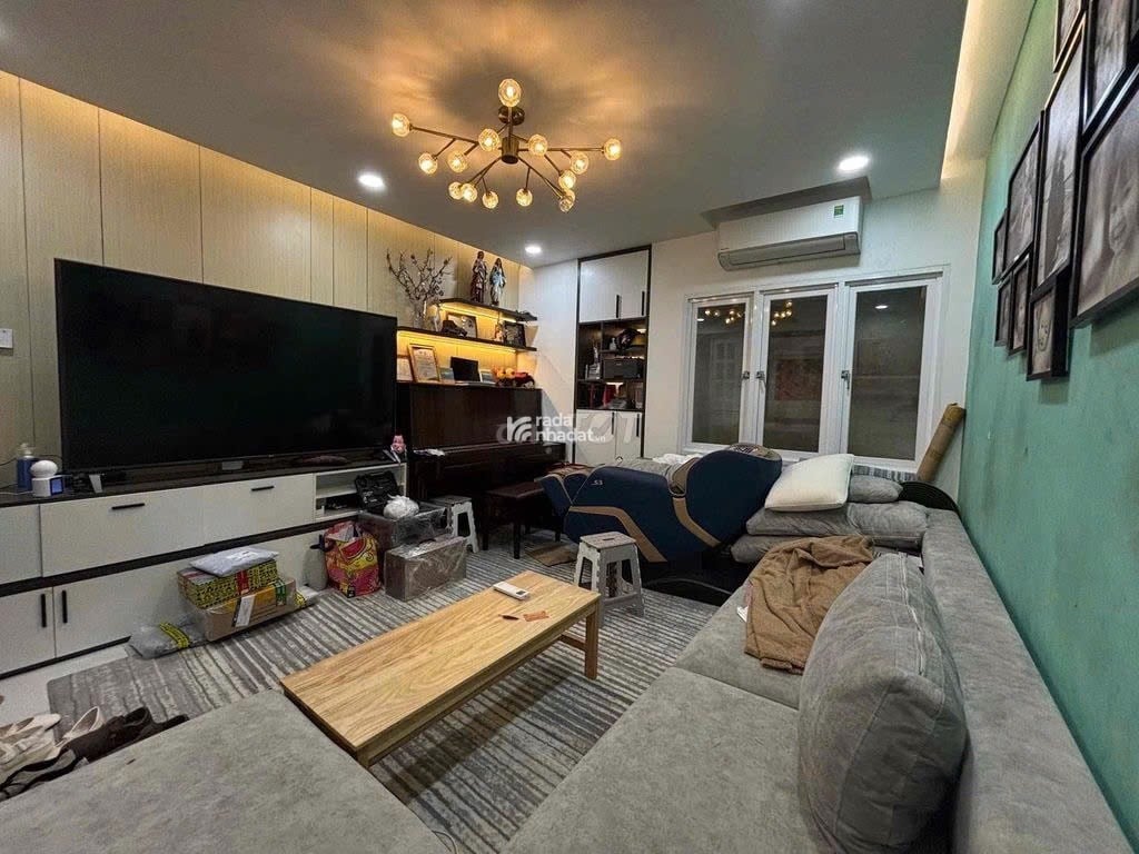 NHÀ MỚI CỨNG-Tặng nội thất hơn 3 Tỷ-Hẻm Xe Tăng Nguyễn Văn Đậu-5 Tầng, 4x14m-10.x Tỷ TL Chính chủ!