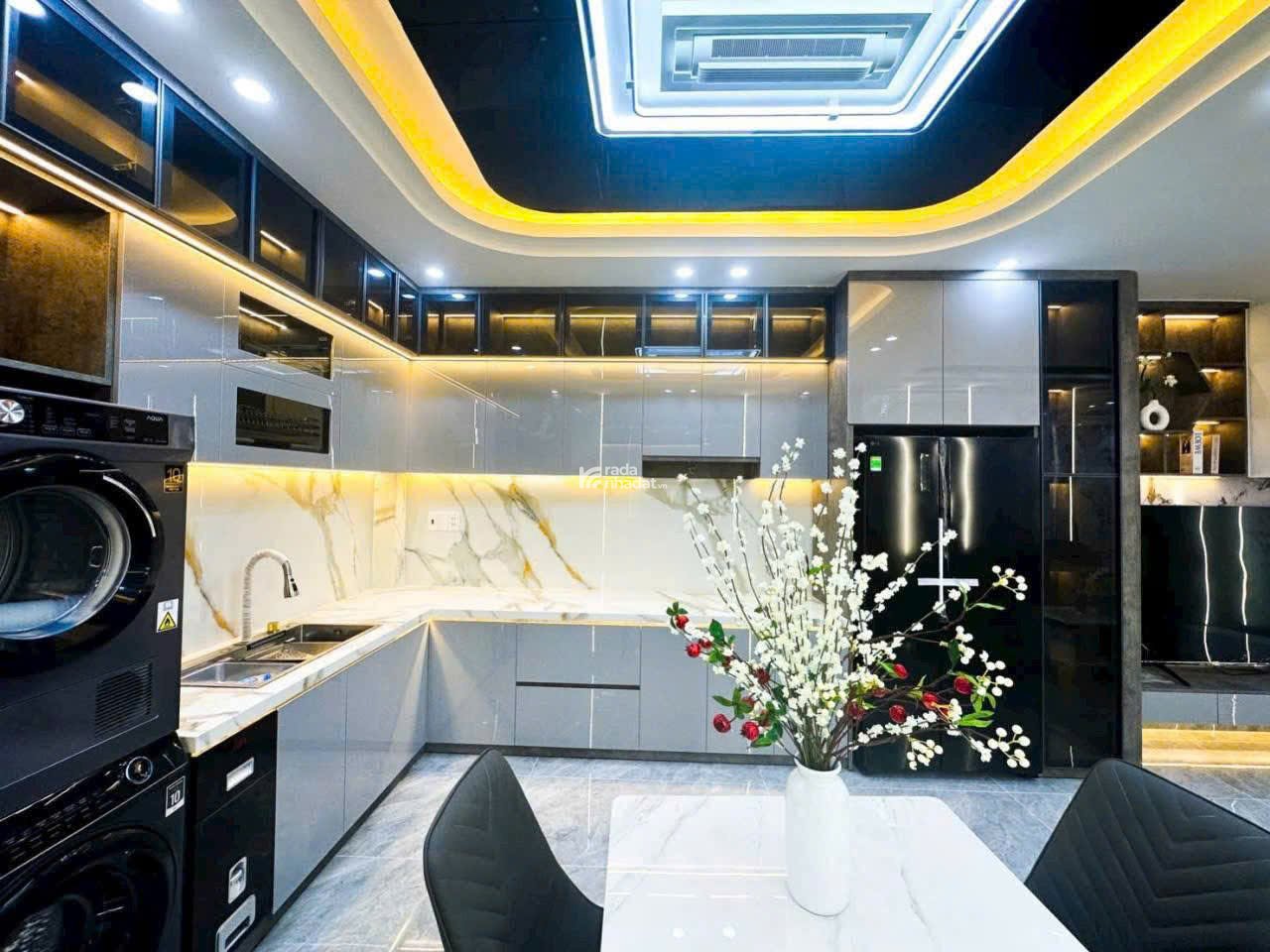 Nhà đẹp giá ngộp ngay Phạm Hữu Chí, Quận 5, 60m2 thích hợp mua ở hoặc cho thuê giá 4 tỷ 250 TL