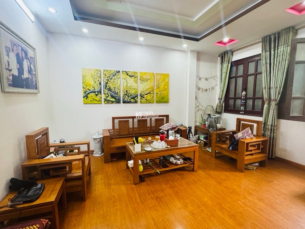  3 BƯỚC RA HOÀNG QUỐC VIỆT - 6 TẦNG - MT 5M - 40M2 - NỞ HẬU - Ô CHỜ THANG MÁY