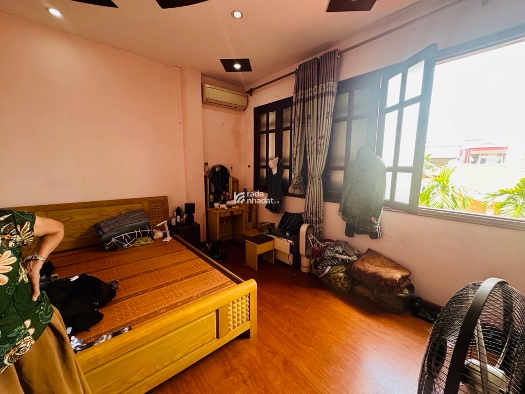  3 BƯỚC RA HOÀNG QUỐC VIỆT - 6 TẦNG - MT 5M - 40M2 - NỞ HẬU - Ô CHỜ THANG MÁY