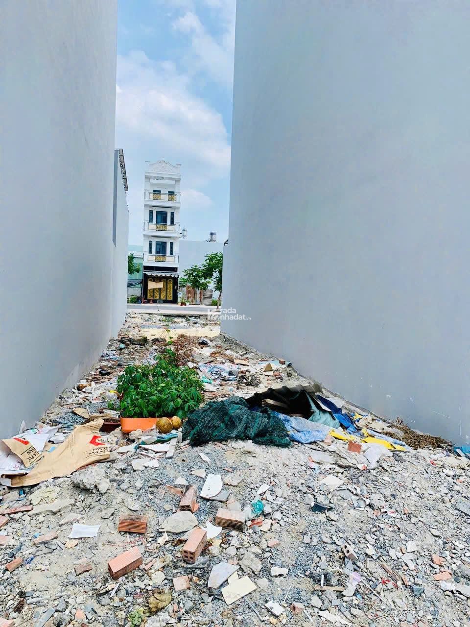 Chủ gửi lô đất KDC Tây Lân sổ hồng riêng, cách chơ, trường học,bệnh viện 5p đi xe. Còn thương lượng