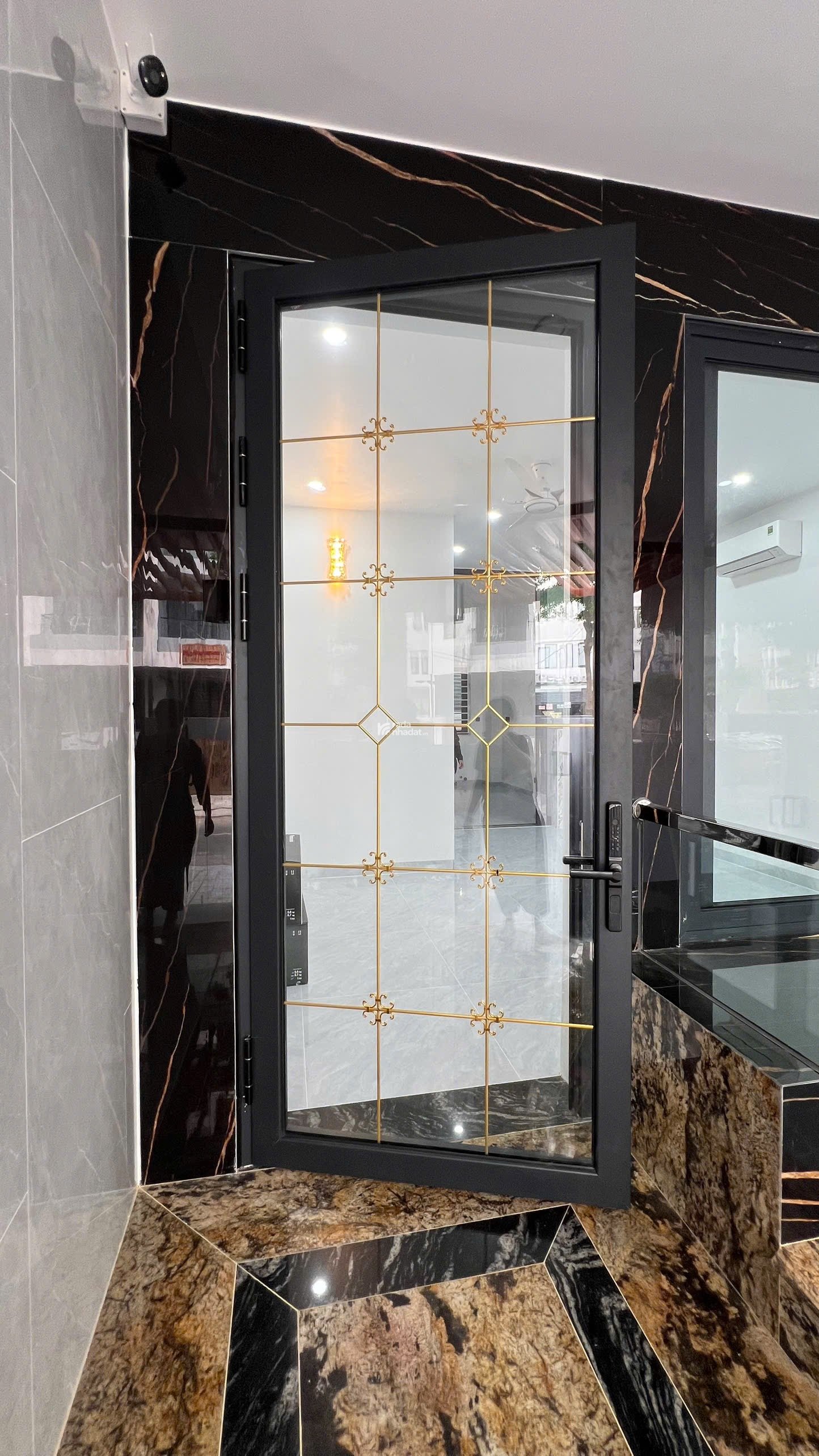 90m2 - 12 triệu/tháng - Cho thuê nhà tầng 1 và hầm xe, Q7 Riverside