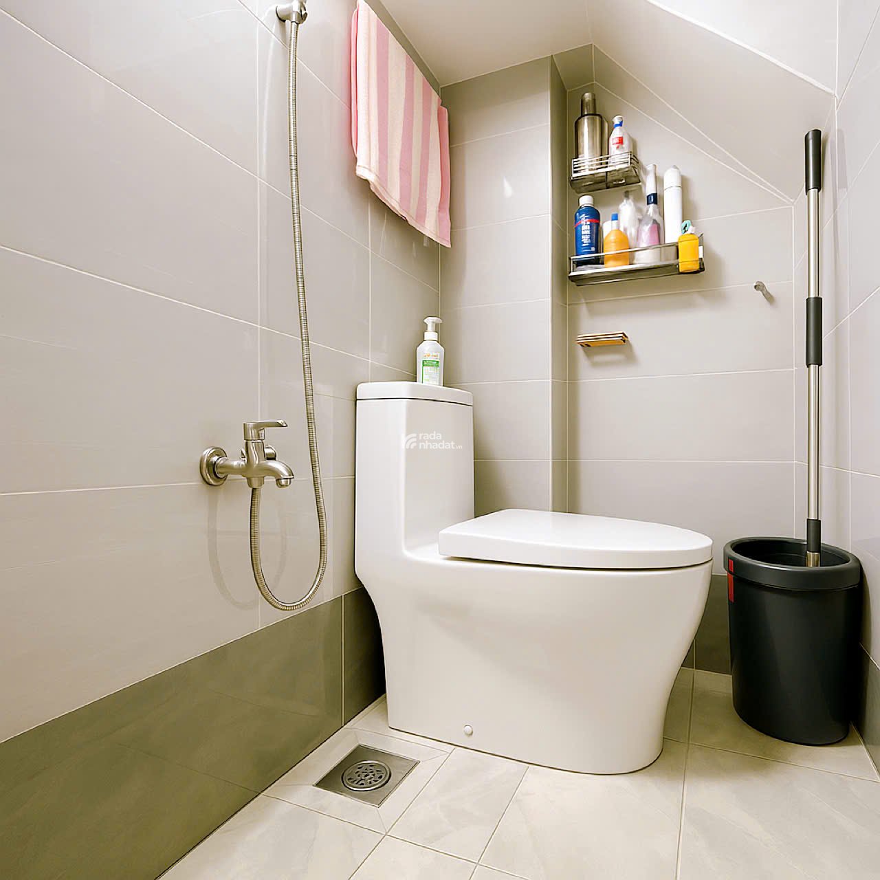 Bán nhà 3 tầng hẻm Cách Mạng Tháng Tám, QUẬN 3, DT 58 m2, Giá 5.5 tỷ