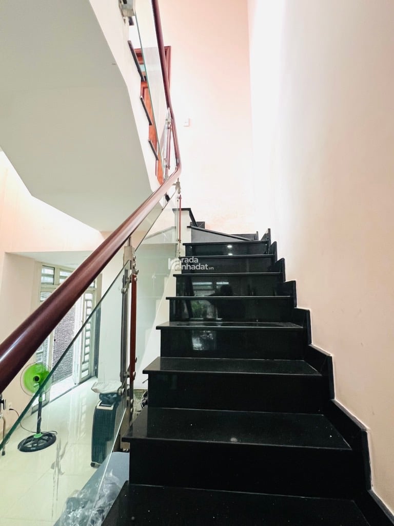 HIẾM HIẾM _ CHỢ HÓC MÔN 256M2 THỔ SHR _ SỔ VUÔNG A4  XE HƠI NGỦ TRONG NHÀ _ 24tr/M2