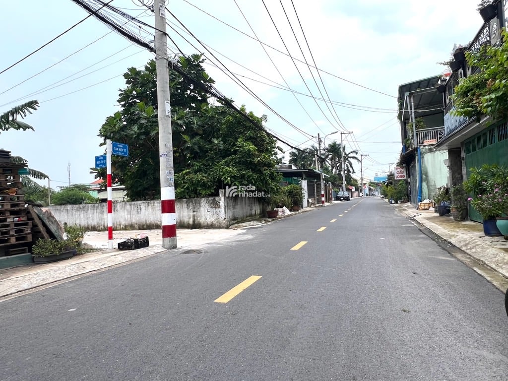 HIẾM HIẾM _ CHỢ HÓC MÔN 256M2 THỔ SHR _ SỔ VUÔNG A4  XE HƠI NGỦ TRONG NHÀ _ 24tr/M2